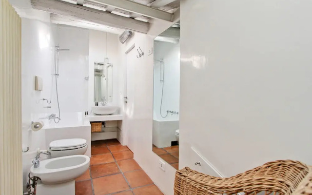 Luxury Art Apartment In Trastevere With Terrace