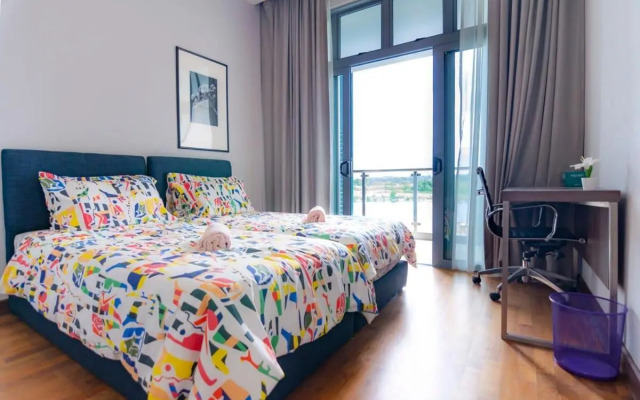 Lux 3BR Suite Puteri Harbour Near Legoland & Hello Kitty