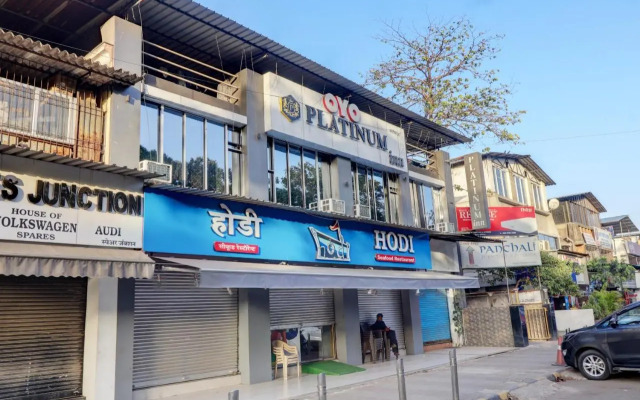 OYO 17371 Platinum Inn