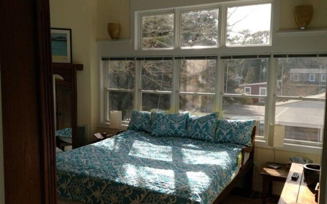 18 Park Avenue by Long & Foster