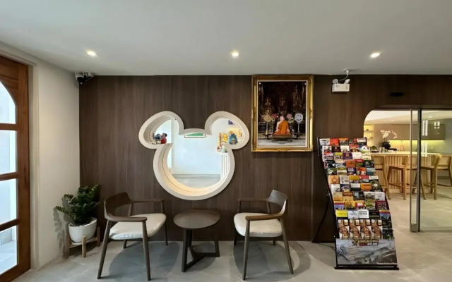 Zhennan Teabar Hotel