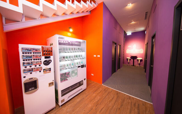 SleepBox Hotel - Ximen