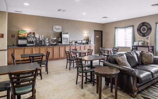 Rodeway Inn & Suites Salina South