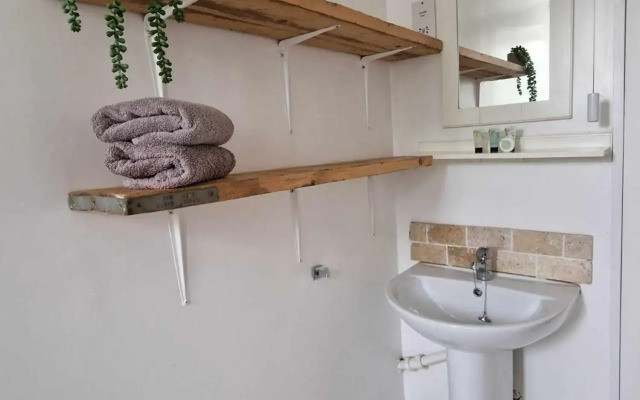 Flat 22 Studio Apartment Southlands