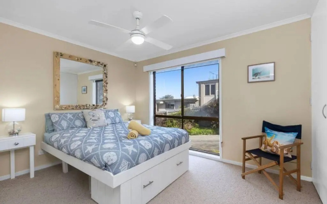 Sea Breeze on Orton - 5 minute walk to the beach! – Guest Rooms – Ocean Grove