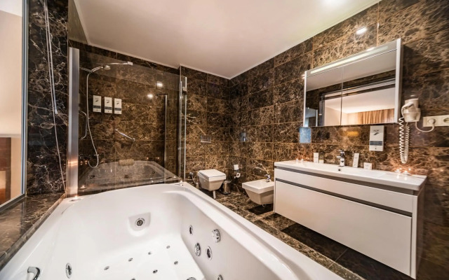 Rox Hotel