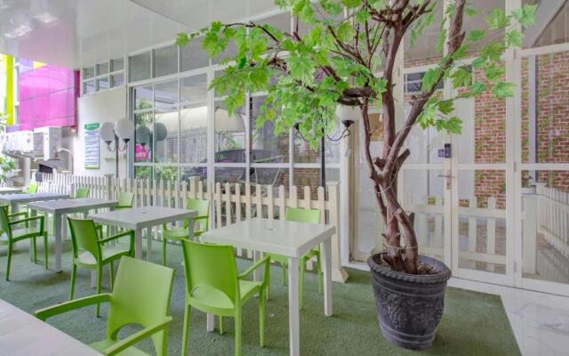 OYO 4005 Bunga Dahlia Guest House