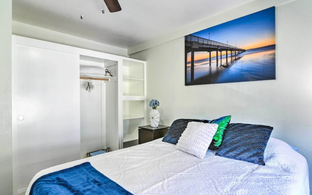 Galveston Retreat w/ Backyard & Patio!