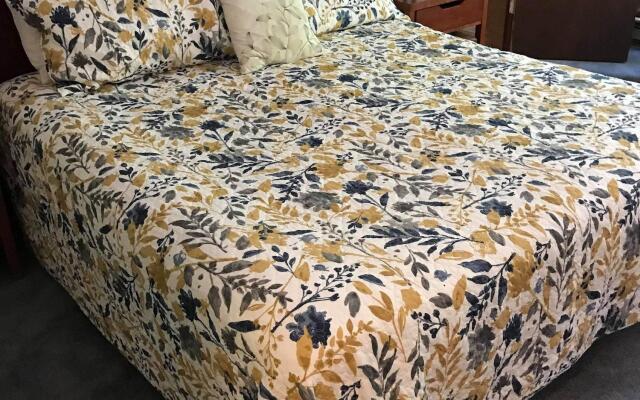 Evergreen Valley Inn