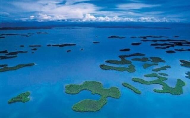 Punta Caracol Acqua Lodge