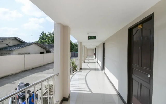 OYO 75390 Sunee Place Hotel