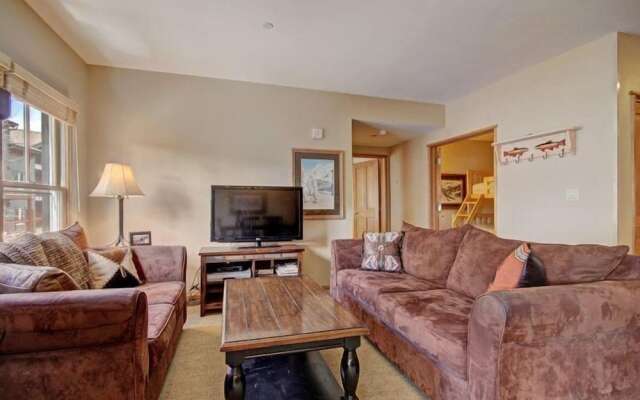 3 Bedroom Mountain Condo in River Run Village With Expansive Mountain Views and Walking Distance to Ski Slopes