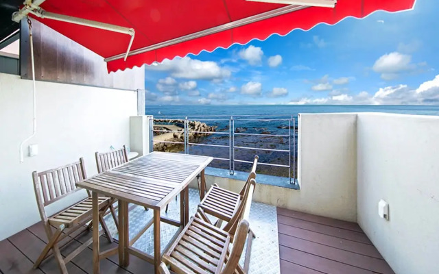 Pohang Couple Stone Pension