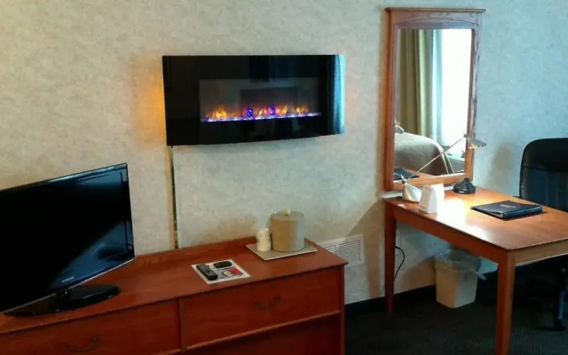 Travelodge and Suites Fargo/Moorhead