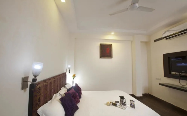 OYO Premium Sikandarpur Metro 2