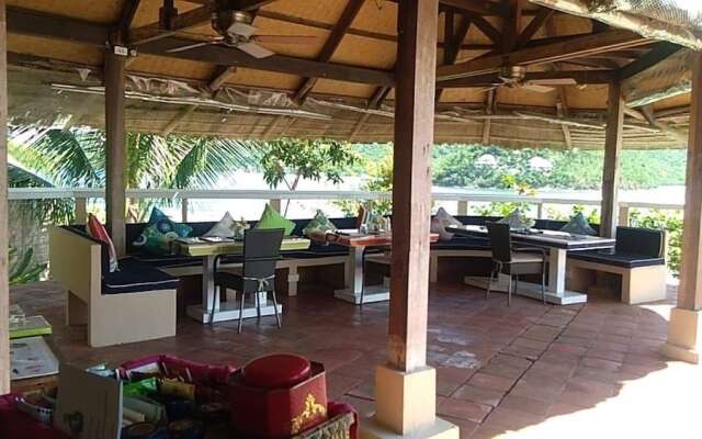 Stunning luxe 220sm villa by the sea entirely private with own pool