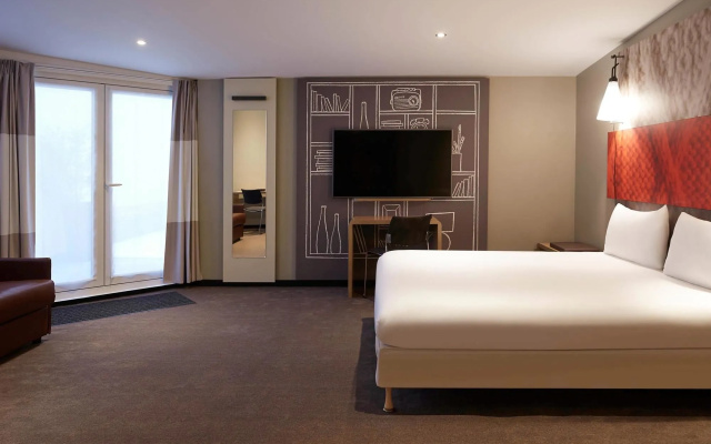 Ibis Paris Canal Saint Martin
