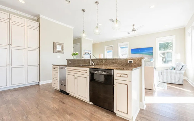 Incogbeacho - 505 Defuniak Street