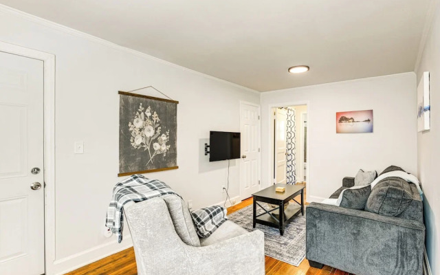 7 Mi to Dtwn: Apt w/ Spacious Yard in Nashville