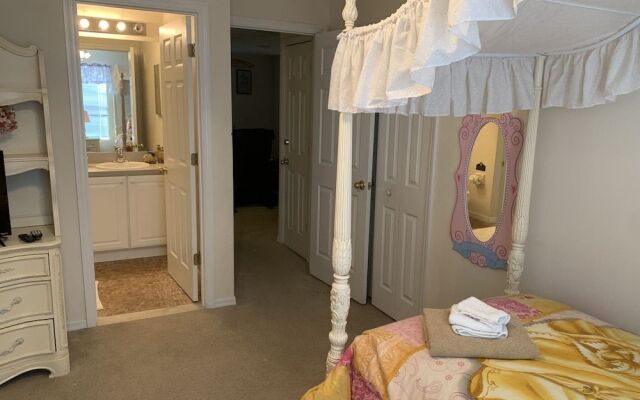 Emerald Island Resort Six-bedroom
