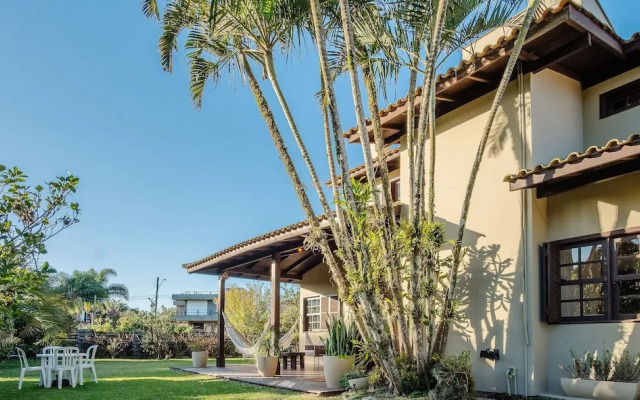 3-bedroom House 800m From the Beach Tab0140