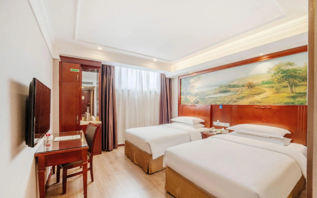 Vienna Hotel (Huizhou Zhonghai Waterfront City Branch – Guest Rooms – Huizhou