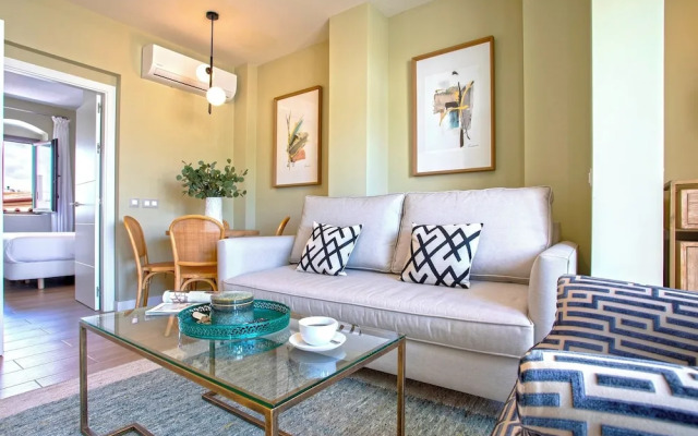 Marvelous Penthouse With 3 Terraces in Triana. Castilla III