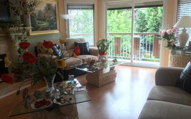 Dianas Luxury Bed And Breakfast Vancouver