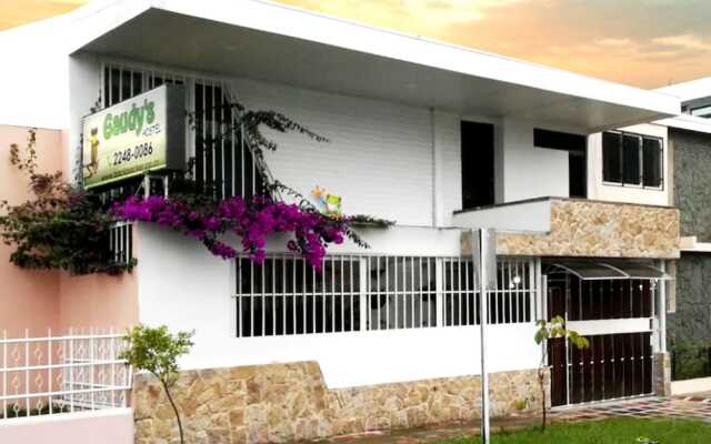 Gaudy´s Eco Hotel - Hostel