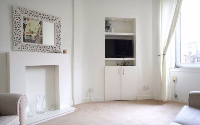 1 Bedroom Apartment In The Shore Leith