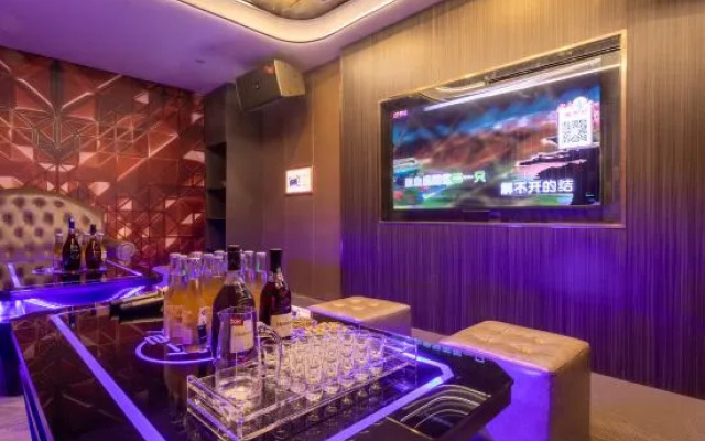 Tianzhu Holiday Hotel (Guangzhou North Railway Station Huadu Square)