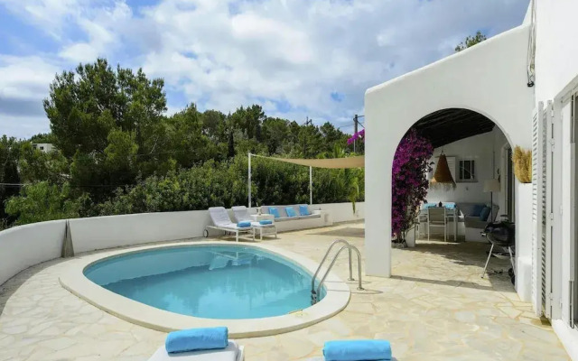 Tranquil Villa With Private Pool