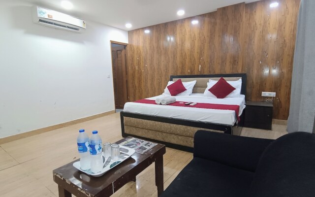 Hotel Crystel Residency