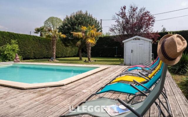 Beautiful Louisiana villa sleeps 6 with pool