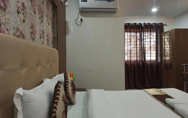 Hotel TLB Palace