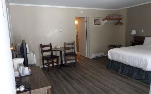 Ray Lyn Motel
