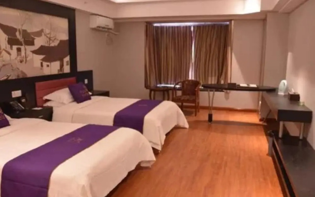 Luoyang Feronia Hotel