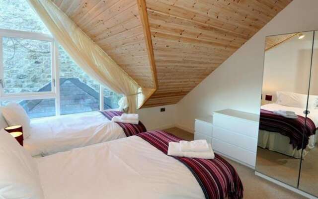 The Loft, Trefloyne Manor