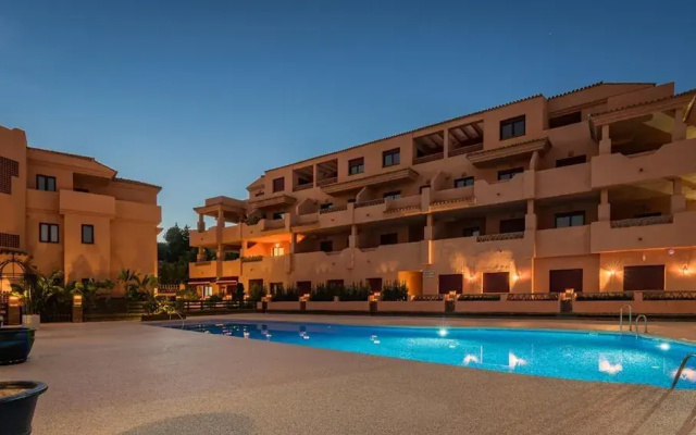 Royal Marbella Resort, Pool, Golf, Beach & Bars