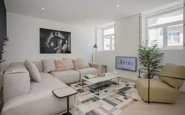 Liiiving in Porto - Luxury Beachfront Apartment VI