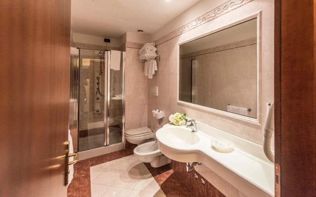 Admiral Hotel Villa Erme