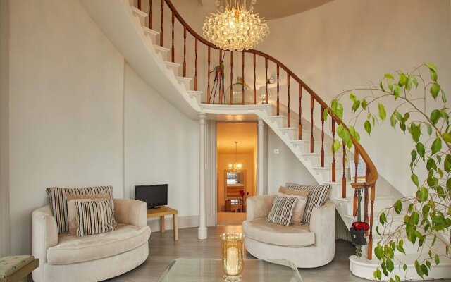 The Observatory Apartment