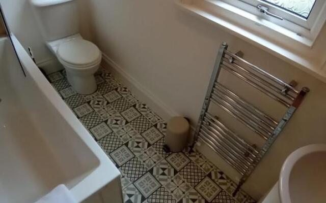 Sandown Seaside Apartment Ground Floor 4