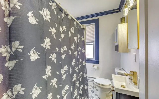 Dog-friendly Pittsburgh Home, 3 Mi to Downtown!