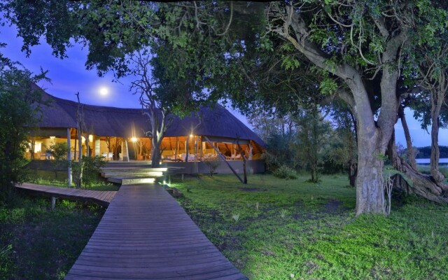 Victoria Falls River Lodge