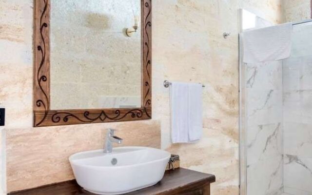 Uzay Cave Suite Hotel