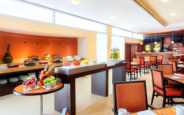 Courtyard by Marriott Leon at the Poliforum