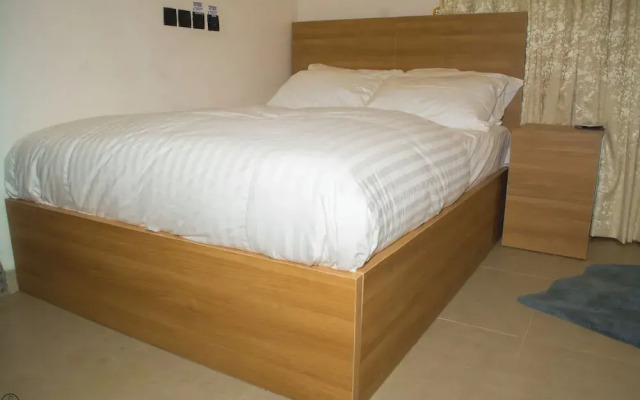 1BD Serenity Dubai Suites