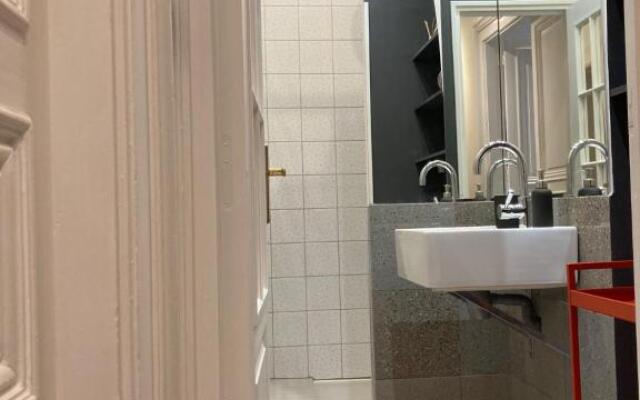 Studio standing, hyper centre, très calme