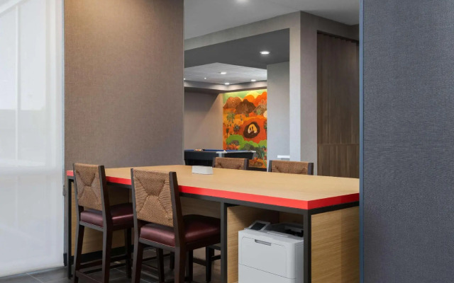 Tru By Hilton Phoenix Midtown